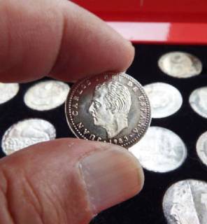 Antique collectibles, coins and memorabilia